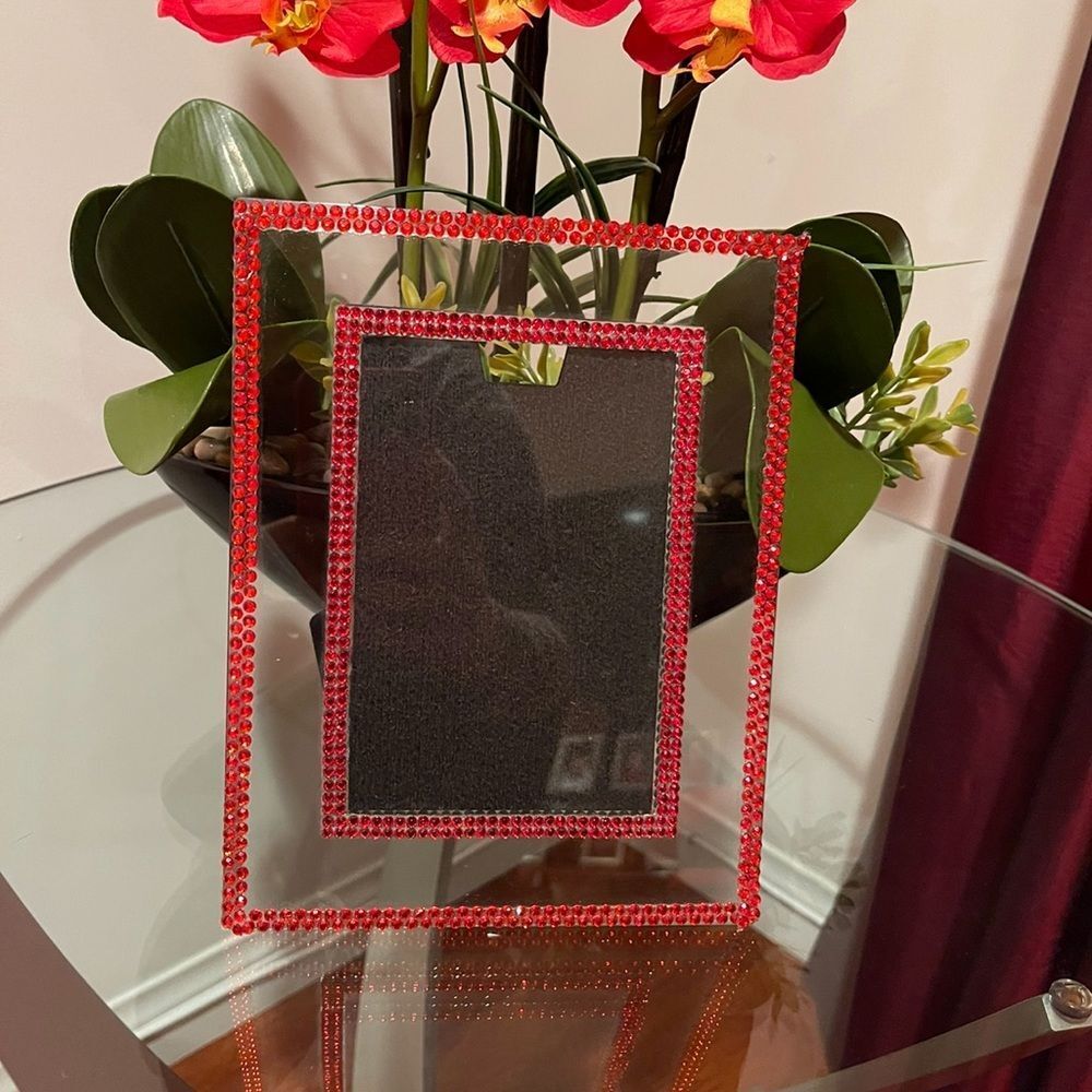 Red frame - Picture 6 of 8
